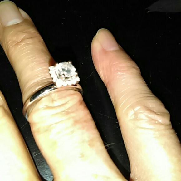 ...Diamond ring...size 6 - Picture 4 of 7